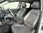 Hyundai Kona 1.6 GDI HEV Premium Sky / Fabrieksgarantie t/m 07-2027 / Schuif/open dak / Stoelverwarming / Lederen bekleding / Achteruitrijcamera / Apple CarPlay/Android Auto / Navigatiesysteem /