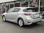Lexus CT 200h Luxury Line | Leer, Geheugenfunctie, Stoelverwarming, Parkeersensoren, Navigatie, Camera, Licht + Regensensor