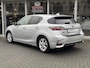 Lexus CT 200h Luxury Line | Leer, Geheugenfunctie, Stoelverwarming, Parkeersensoren, Navigatie, Camera, Licht + Regensensor