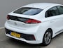 Hyundai Ioniq 1.6 GDi Comfort - Plus / Dealer Onderhouden / Stuur- & Stoelverwarming / Navigatie via Apple Carplay of Android Auto / Achteruitrijcamera / Cruise control / Parkeersensoren achter / Climate control /