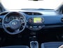 Toyota Yaris 1.5 Hybrid Bi-Tone | Dealer onderhouden | Stoelverwarming | Navigatie | Elektrisch verstel/inklapbare buitenspiegels | Cruise Control | Climate Control |