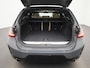 BMW 3-Serie Touring 330e xDrive | Automaat | LMV | Head up dsiplay | Trekhaak | Sfeer verlichting | Harman Kardon | Navigatie | Schuifdak | Stoel/Stuur verwarming | Virtual cockpit | Leder | Parkeer sensoren | Elec. achterklep | Virtual cockpit | 360 Camera | Climate control | Cruise control | DAB |