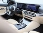 BMW 3-Serie Touring 330e xDrive | Automaat | LMV | Head up dsiplay | Trekhaak | Sfeer verlichting | Harman Kardon | Navigatie | Schuifdak | Stoel/Stuur verwarming | Virtual cockpit | Leder | Parkeer sensoren | Elec. achterklep | Virtual cockpit | 360 Camera | Climate control | Cruise control | DAB |