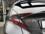 Toyota C-HR / C-HR+ 1.8 Hybrid Bi-Tone Plus | Leer, Stoel + Stuurverwarming, Navigatie, Dodehoekherkenning, Parkeersensoren