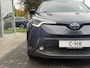 Toyota C-HR / C-HR+ 1.8 Hybrid Bi-Tone Plus | Leer, Stoel + Stuurverwarming, Navigatie, Dodehoekherkenning, Parkeersensoren