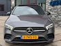 Mercedes-Benz A-klasse 250e AMG PANO l 360 l ASSISTENTIE l SFEER l EL-STOEL l MATRIX l CARPLAY l DEALER OND