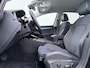 Volkswagen Golf 1.5 eHybrid Style | Camera | Side Assist | ERGO Stoel | ACC | Spiegelpakket | Getint Glas | 17'' |