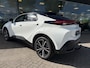 Toyota C-HR / C-HR+ 1.8 Hybrid 140 Executive ** Panodak ** Trekhaak ** Bi-tone ** JBL