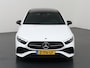 Mercedes-Benz A-klasse 180 Star Edition AMG Line | Night | Panoramadak | Multibeam | Widescreen | Stoelverwarming |