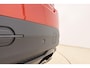 Fiat 600 1.2 Turbo 145pk Hybrid Automaat Sport | DEMO | Navigatie | Achteruitrijcamera | Elektrische achterklep | LED Matrix koplampen | Sportief interieur | 18" Lichtmetalen velgen | Zwart dak
