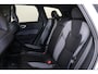 Volvo XC60 T6 Recharge AWD Ultra Black Edition - Luchtvering - Panorama/schuifdak - IntelliSafe Assist & Surround - 360º Camera - Harman/Kardon audio - Adaptieve LED koplampen - Verwarmde voorstoelen, stuur & achterbank - Parkeersensoren voor & achter - Elektr. bedienb. voorstoelen met geheugen - Head up display - Draadloze tel. lader - Extra getint glas - Inklapbare trekhaak - 21' LMV