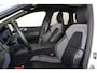 Volvo XC60 T6 Recharge AWD Ultra Black Edition - Luchtvering - Panorama/schuifdak - IntelliSafe Assist & Surround - 360º Camera - Harman/Kardon audio - Adaptieve LED koplampen - Verwarmde voorstoelen, stuur & achterbank - Parkeersensoren voor & achter - Elektr. bedienb. voorstoelen met geheugen - Head up display - Draadloze tel. lader - Extra getint glas - Inklapbare trekhaak - 21' LMV