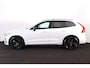 Volvo XC60 T6 Recharge AWD Ultra Black Edition - Luchtvering - Panorama/schuifdak - IntelliSafe Assist & Surround - 360º Camera - Harman/Kardon audio - Adaptieve LED koplampen - Verwarmde voorstoelen, stuur & achterbank - Parkeersensoren voor & achter - Elektr. bedienb. voorstoelen met geheugen - Head up display - Draadloze tel. lader - Extra getint glas - Inklapbare trekhaak - 21' LMV