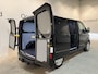 Ford Transit Custom 300 2.0 TDCI L1H1 Trend 130 PK Automaat / Euro 6 / Schuifdeur L + R / Airco / CarPlay / Cruise Control Adap. / Trekhaak / Xenon / Navigatie / 3-Zits / 27.300 KM !!