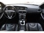 Volvo V40 Cross Country T3 152PK Nordic+ / Navigatie / Panoramadak / Leren bekleding / Elektrische bestuurdersstoel met geheugen / Stoelverwarming / 18" velgen / Achteruitrijcamera / Trekhaak