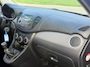Hyundai i10 1.1 i-Drive 4cilinder NL AUTO NAP! NW 4SEASON BANDEN! DEALER OH! AUX l Elek pakket l Centraal l Spoiler! TOPSTAAT!