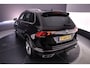 Volkswagen Tiguan 1.5 TSI R-Line 150pk DSG Automaat, Trekhaak, Adaptive cruise control, Head-up display, 360 camera, Navigatie, App-connect, Elektrische achterklep