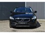 Volvo V40 Cross Country T3 Polar+ Luxury Amber Licht interieur | Panoramadak | HarmanKardon Premium Sound | Achterruitrijcamera | KeyLess | Stoelverwarming | Navigatiesysteem | Extra getint glas achter | 18'' lichtmetalen velgen