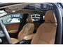 Volvo V40 Cross Country T3 Polar+ Luxury Amber Licht interieur | Panoramadak | HarmanKardon Premium Sound | Achterruitrijcamera | KeyLess | Stoelverwarming | Navigatiesysteem | Extra getint glas achter | 18'' lichtmetalen velgen