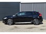 Volvo V40 Cross Country T3 Polar+ Luxury Amber Licht interieur | Panoramadak | HarmanKardon Premium Sound | Achterruitrijcamera | KeyLess | Stoelverwarming | Navigatiesysteem | Extra getint glas achter | 18'' lichtmetalen velgen