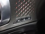 Kia Sorento 1.6 T-GDI Plug-in Hybrid 4WD ExecutiveLine 7p. | Black Edition | Panoramadak | Stoelverwarming voor + achter | Ele. verstelbare stoelen + Geheugen | Navigatie | 360 Camera | DAB | Apple CarPlay/Android Auto | Stoelkoeling | Adaptieve Cruise Control |