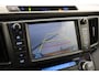 Toyota RAV4 2.0 Executive Business 4WD | Trekhaak | Leder | Stoelverwarming | Navigatie | Keyless | Xenon | Cruise Control | Clima | Parkeersensoren voor/achter | Camera | 18 inch | Bluetooth