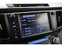 Toyota RAV4 2.0 Executive Business 4WD | Trekhaak | Leder | Stoelverwarming | Navigatie | Keyless | Xenon | Cruise Control | Clima | Parkeersensoren voor/achter | Camera | 18 inch | Bluetooth