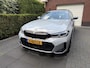 BMW 3-Serie BMW 320i M Sport Edition|Pano |Adapt |H&K |Trek BMW 3-serie 320i M Sport Edition|Pano |Adapt |H&K |Trek |19"