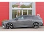 Peugeot 308 SW Peugeot 308 SW 1.2 Hybrid 145PK GT AUTOMAAT | PANORAMA SCHUIF/KANTEL DAK | AFNEEMBARE TREKHAAK | NAVIGATIE | SENSATION PACK: FOCAL HIFI SYSTEM (PREMIUM HIFI SYSTEEM MET 10 SPEAKERS)/DRAADLOZE TELEFOONLADER | 360° VISION & DRIVE ASSIST PLUS PACK: ACHTERUITRIJCAMERA 360° VISIOPARK 3 (4 CAMERA'S)/PARKEERHULP VOOR EN ACHTER/ANTI DIEFSTAL ALARM/PEUGEOT i-COCKPIT MET CONFIGUREERBAAR 3D-INSTRUMENTENPANEEL/CLEAN CABIN | | 18" LICHTMETALEN VELGEN "PORTLAND" | DRAADLOZE APPLE CARPLAY/ANDROID AUTO | KEYLESS ENTRY/START | SFEER VERLICHTING | ZWARTE HEMELBEKLEDING | FULL LED MATRIX KOPLAMPEN | VERLICHT LOGO | DODEHOEK DETECTIE |