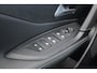 Peugeot 308 SW Peugeot 308 SW 1.2 Hybrid 145PK GT AUTOMAAT | PANORAMA SCHUIF/KANTEL DAK | AFNEEMBARE TREKHAAK | NAVIGATIE | SENSATION PACK: FOCAL HIFI SYSTEM (PREMIUM HIFI SYSTEEM MET 10 SPEAKERS)/DRAADLOZE TELEFOONLADER | 360° VISION & DRIVE ASSIST PLUS PACK: ACHTERUITRIJCAMERA 360° VISIOPARK 3 (4 CAMERA'S)/PARKEERHULP VOOR EN ACHTER/ANTI DIEFSTAL ALARM/PEUGEOT i-COCKPIT MET CONFIGUREERBAAR 3D-INSTRUMENTENPANEEL/CLEAN CABIN | | 18" LICHTMETALEN VELGEN "PORTLAND" | DRAADLOZE APPLE CARPLAY/ANDROID AUTO | KEYLESS ENTRY/START | SFEER VERLICHTING | ZWARTE HEMELBEKLEDING | FULL LED MATRIX KOPLAMPEN | VERLICHT LOGO | DODEHOEK DETECTIE |