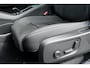 Volvo EC40 Single Motor Ext. Range 82 kWh Ultra Europa Black Edition | 20" Lichtmetalen velgen Black | Panoramadak | Microtech/Nubuck Stoelen| Verwarmbare voorstoelen+stuurwiel | Achterbank Verwarmd | Elektrisch bedienbare voorstoelen | 360 graden camera | Premium Audio by Harman Kardon | Warmtepomp | Adaptieve Cruise Control | Extra Getint Glas Achter|