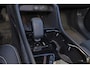 Volvo EX40 Extended Range Ultra 82 kWh - Panorama/schuifdak - IntelliSafe Assist & Surround - 360º Camera - Harman/Kardon audio - Verwarmde voorstoelen, stuur & achterbank - Parkeersensoren voor & achter - Elektr. bedienb. voorstoelen met geheugen links - Draadloze tel. lader - Warmtepomp - Extra getint glas - 19' LMV