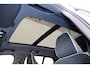 Volvo EX40 Extended Range Ultra 82 kWh - Panorama/schuifdak - IntelliSafe Assist & Surround - 360º Camera - Harman/Kardon audio - Verwarmde voorstoelen, stuur & achterbank - Parkeersensoren voor & achter - Elektr. bedienb. voorstoelen met geheugen links - Draadloze tel. lader - Warmtepomp - Extra getint glas - 19' LMV