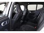 Volvo EX40 Extended Range Ultra 82 kWh - Panorama/schuifdak - IntelliSafe Assist & Surround - 360º Camera - Harman/Kardon audio - Verwarmde voorstoelen, stuur & achterbank - Parkeersensoren voor & achter - Elektr. bedienb. voorstoelen met geheugen links - Draadloze tel. lader - Warmtepomp - Extra getint glas - 19' LMV