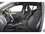Volvo EX40 Extended Range Ultra 82 kWh - Panorama/schuifdak - IntelliSafe Assist & Surround - 360º Camera - Harman/Kardon audio - Verwarmde voorstoelen, stuur & achterbank - Parkeersensoren voor & achter - Elektr. bedienb. voorstoelen met geheugen links - Draadloze tel. lader - Warmtepomp - Extra getint glas - 19' LMV