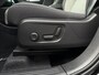 Volvo XC40 2.0 B4 Plus Dark Mild hybrid, Automaat, Trekhaak semi elektrisch wegklapbaar, 19 inch wielen met all-season banden, Stoel- en stuurverwarming, Verwarmde voorruit, Harman Kardon audio, Noodreservewiel