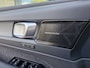 Volvo XC40 Recharge Pro is een luxe, volledig elektrische uitvoering van de populaire compacte SUV. Dit uitgeruste Pro-model biedt extra opties zoals een panoramadak, een 360-graden camera, stuurverwarming en geavanceerde led-verlichting.
