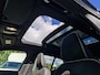 Volvo XC40 Recharge Pro is een luxe, volledig elektrische uitvoering van de populaire compacte SUV. Dit uitgeruste Pro-model biedt extra opties zoals een panoramadak, een 360-graden camera, stuurverwarming en geavanceerde led-verlichting.