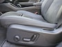 Volvo XC40 Recharge Pro is een luxe, volledig elektrische uitvoering van de populaire compacte SUV. Dit uitgeruste Pro-model biedt extra opties zoals een panoramadak, een 360-graden camera, stuurverwarming en geavanceerde led-verlichting.