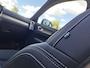 Volvo XC40 Recharge Pro is een luxe, volledig elektrische uitvoering van de populaire compacte SUV. Dit uitgeruste Pro-model biedt extra opties zoals een panoramadak, een 360-graden camera, stuurverwarming en geavanceerde led-verlichting.