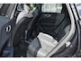 Volvo XC60 T6 Plug-in hybrid AWD Ultra Dark | Luchtvering | Trekhaak | Panoramadak | Verwarmbare voorstoelen, achterbank & stuurwiel | Head-up display | Premium audio by Harman Kardon | Apple carplay/Android auto |