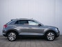 Volkswagen T-Roc 1.5 TSI Active 150 Pk Automaat Navi / Schuifdak / Trekhaak / Camera / Apple Carplay
