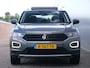 Volkswagen T-Roc 1.5 TSI Active 150 Pk Automaat Navi / Schuifdak / Trekhaak / Camera / Apple Carplay