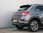 Volkswagen T-Roc 1.5 TSI Active 150 Pk Automaat Navi / Schuifdak / Trekhaak / Camera / Apple Carplay