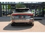 Audi Q8 60 TFSI e quattro ABT Aero Competition | Audi Exclusive Aqaatgrijs (Porsche) | Exclusive interieur Alabast wit | B&O Advanced | Advanced onderstel | Stoelventilatie + massagefunctie | Uitgebreid lederpakket | Carbon