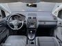 Volkswagen Touran 1.4 TSI Highline AUTOMAAT - SCOOTMOBIEL LIFT - ERGONOMISCHE BESTUURDERSSTOEL - TREKHAAK - CAMERA - NAVI - ECC - STOELVERWARMING - PDC - CRUISE CONTROLE - APK T/M 02-07-2027 -
