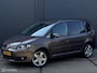 Volkswagen Touran 1.4 TSI Highline AUTOMAAT - SCOOTMOBIEL LIFT - ERGONOMISCHE BESTUURDERSSTOEL - TREKHAAK - CAMERA - NAVI - ECC - STOELVERWARMING - PDC - CRUISE CONTROLE - APK T/M 02-07-2027 -