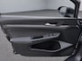 Volkswagen Golf 1.5 eTSI Style DSG Automaat / Stoel verwarming / achteruitrij camera / Velours bekleding / 17'' LMV HAL