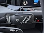 Volkswagen Golf 1.5 eTSI Style DSG Automaat / Stoel verwarming / achteruitrij camera / Velours bekleding / 17'' LMV HAL