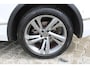 Volkswagen Tiguan 1.4 TSI eHybrid R-Line Business+ | Incl. 12 maanden garantie | SOH 92% | Stoel/stuurverwarming | Parkeercamera | Wegklapbare trekhaak | DAB radio | Apple carplay/Android auto | 100% dealer onderhouden |